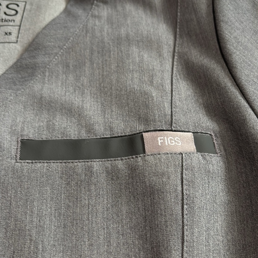 Limited Edition** Figs Technical Collection Scrub Top - Picture 4 of 4